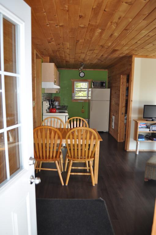 The Sleeping Moose Cottage Birch Plain Exterior photo