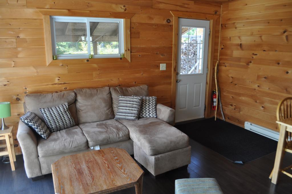 The Sleeping Moose Cottage Birch Plain Exterior photo